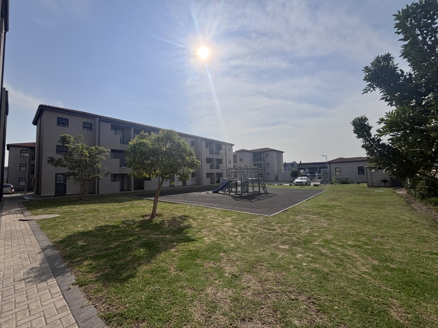 2 Bedroom Property for Sale in Parklands Western Cape